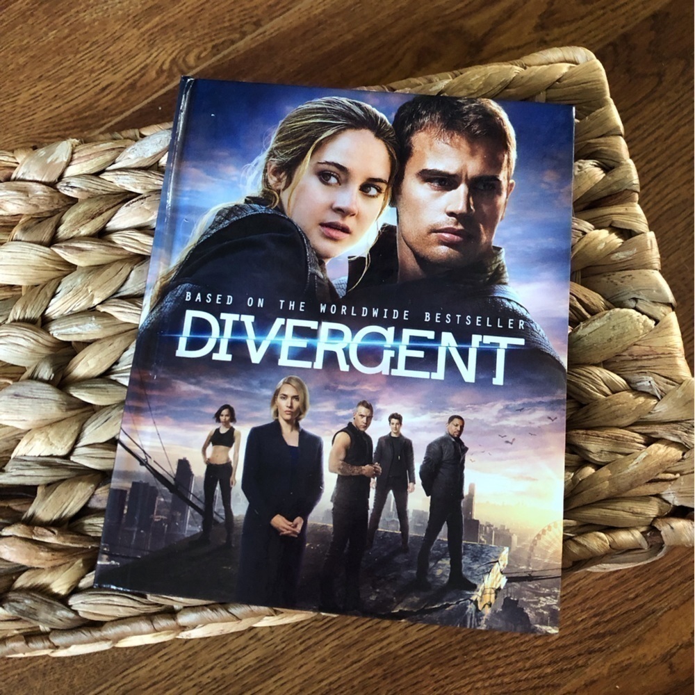 Divergent Movie DVD collectors set